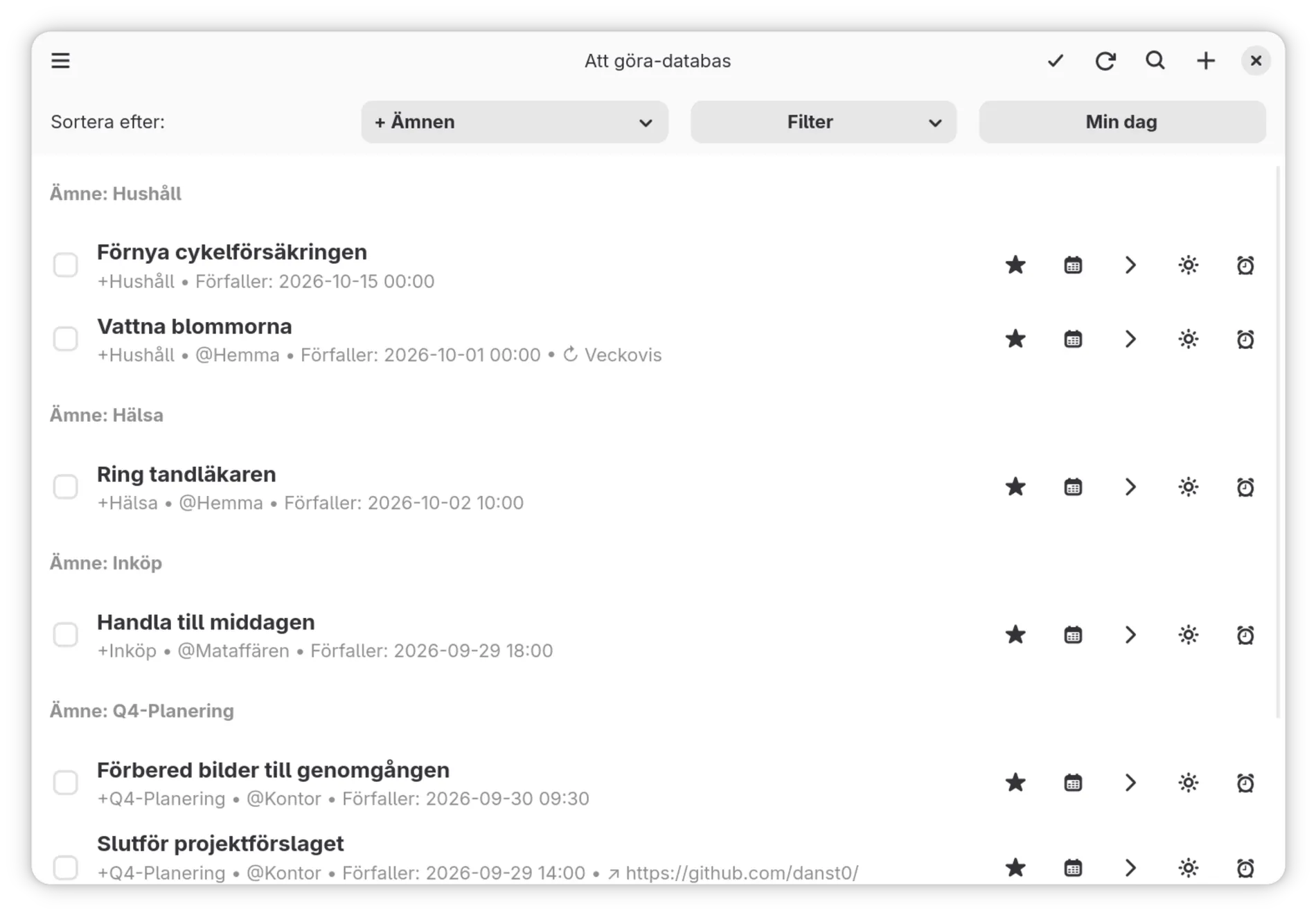Uppgifter grupperade efter projekt, med kontexter, förfallodatum och snabbinmatning